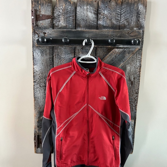 Men's North Face Light Weight Full Zipper Running Jacket Red & Grey - Size Small - Picture 1 of 3